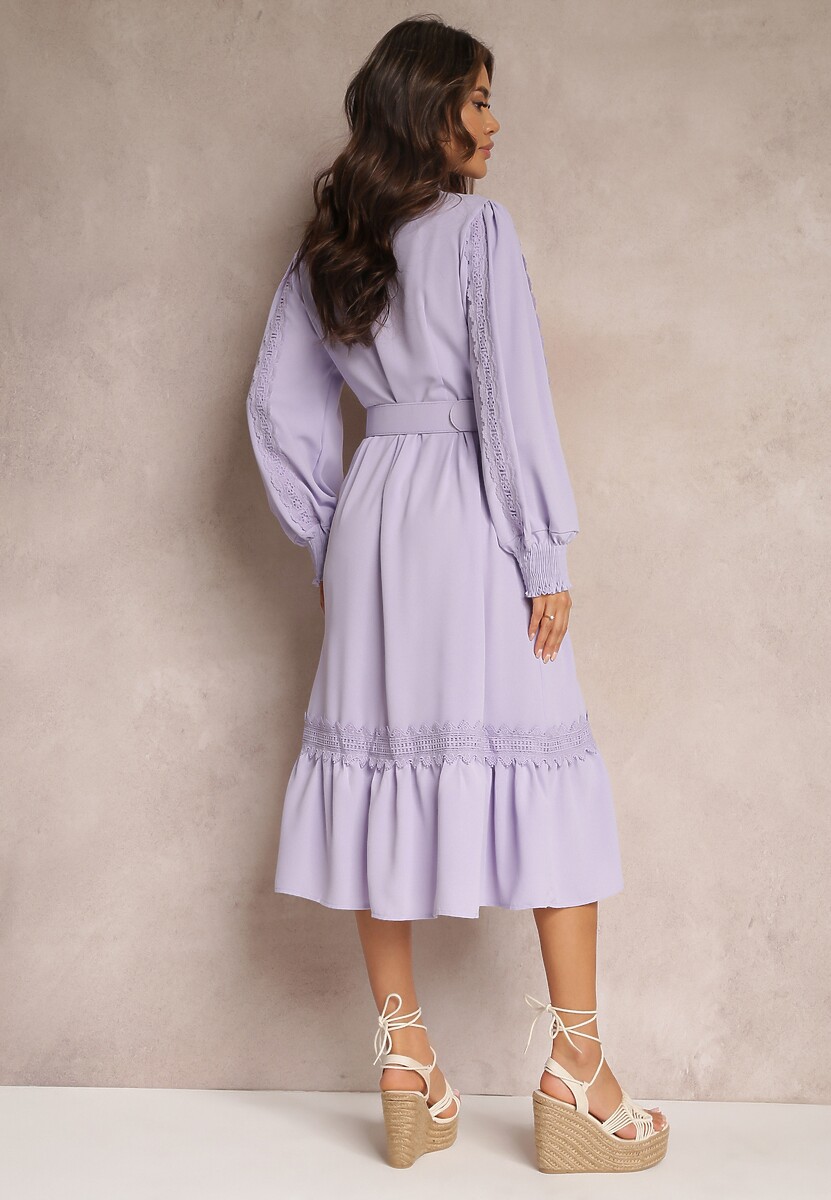 Fioletowa Koszulowa Sukienka Midi z Koronką i Paskiem z Klamrą Tocotte