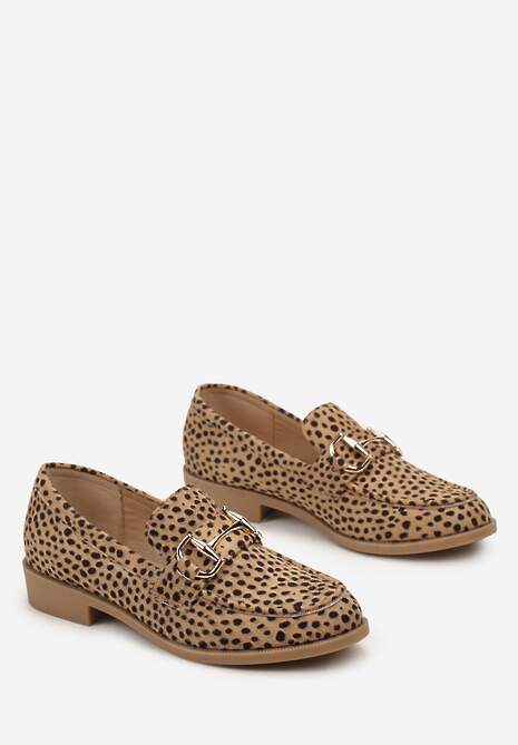 Brązowe Wsuwane Mokasyny Ozdobione Paskiem z Metalową Klamrą Tirnala