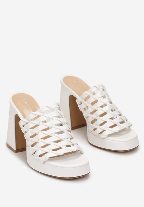 Białe Klapki na Słupku i Platformie z Szerokim Plecionym Paskiem Lycius