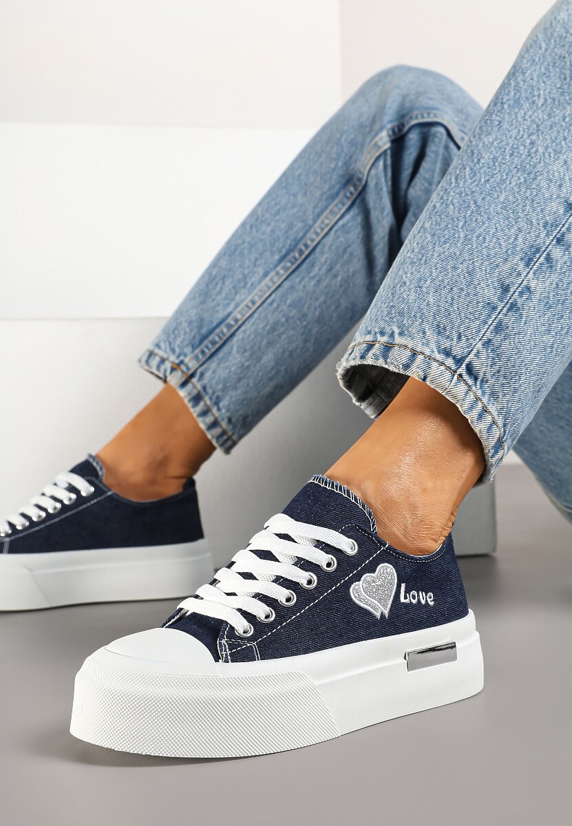 Granatowe Trampki na Platformie z Ozdobnym Napisem i Sercem Laviere