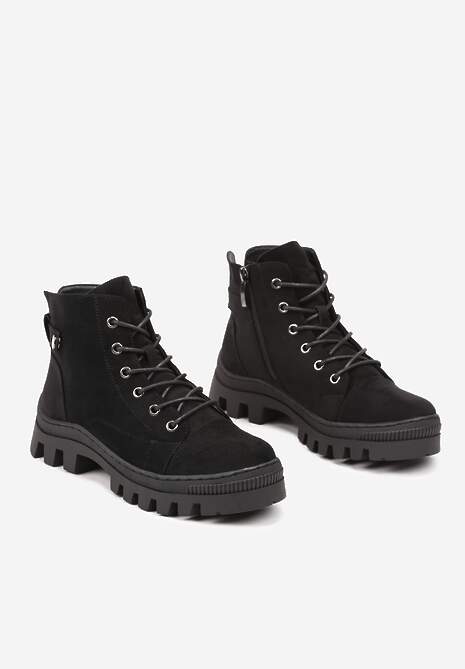 Czarne Botki Trapery na Platformie Ozdobione Paskiem Argiva