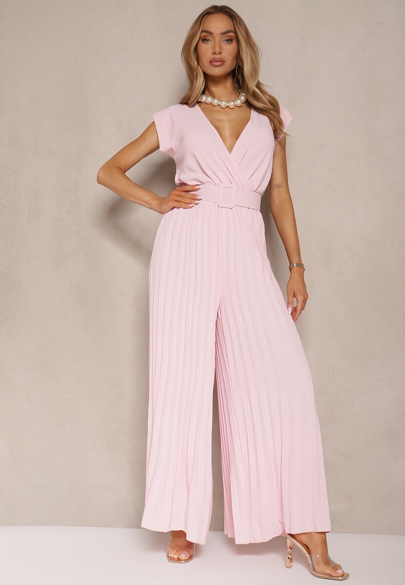 Różowy Kopertowy Kombinezon Wide Leg Zdobiony Plisami i Paskiem z Klamrą Salirella