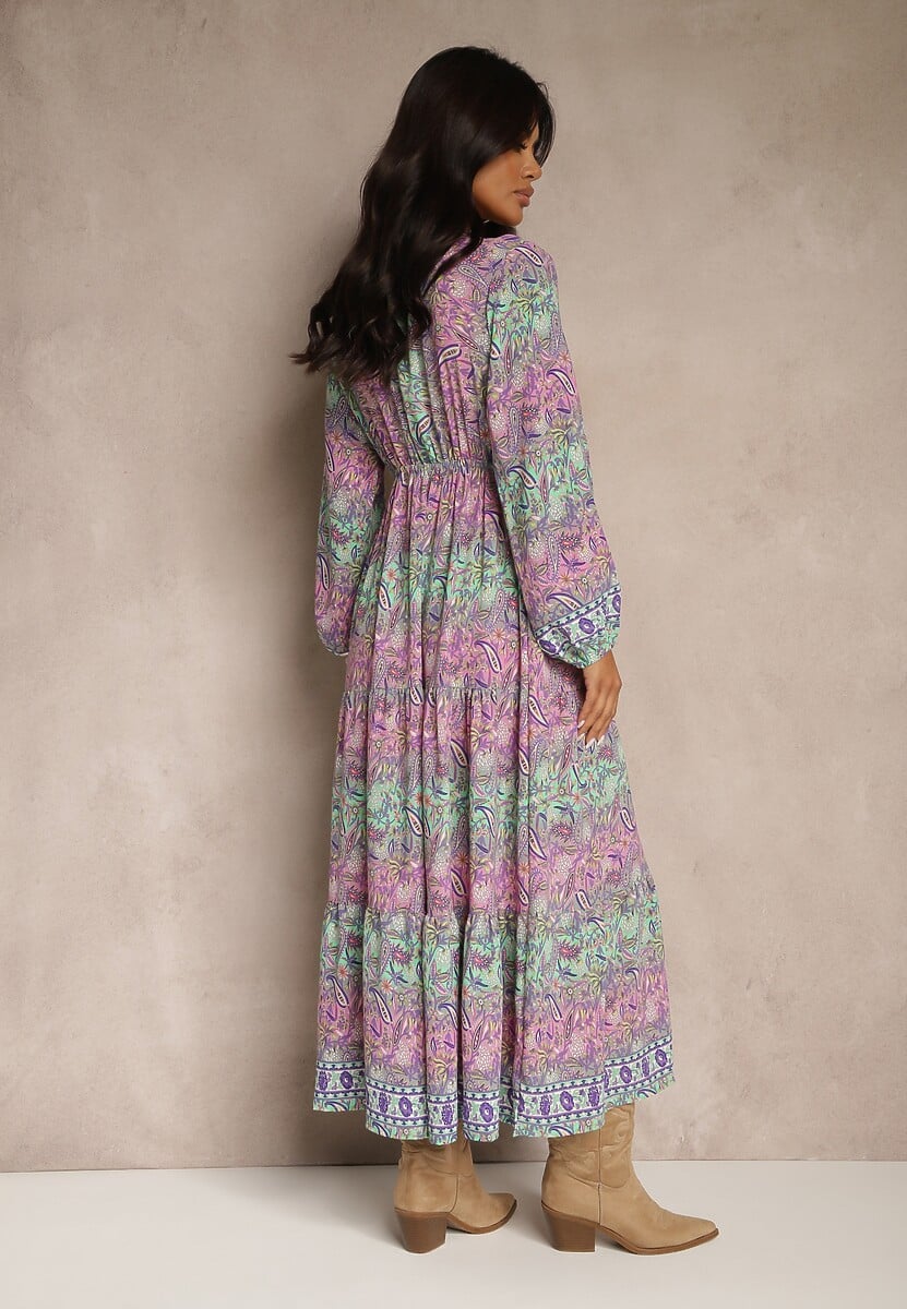 Różowa Sukienka z Dekoltem w V o Rozkloszowanym Fasonie w Print Paisley Akka