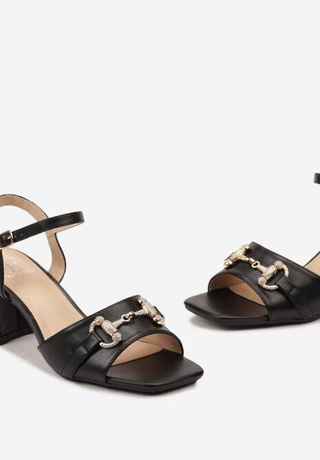Czarne Sandały bez Pięty na Słupku z Klamrą i Cyrkoniami Retiva