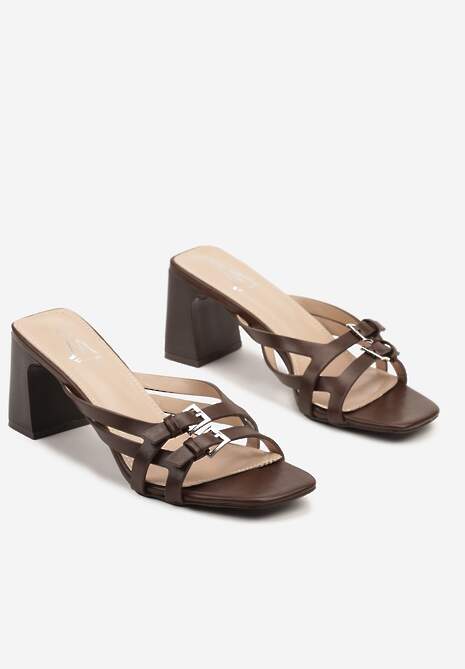 Ciemnobrązowe Klapki na Słupku Ozdobione Klamrami i Paskami Yasfia
