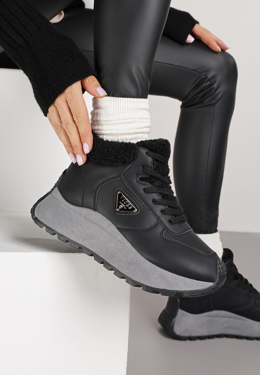 Beżowe Sneakersy Śniegowce Vices na Platformie Ozdobione Trójkątną Aplikacją Ficebia