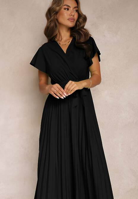 Czarna Koktajlowa Maxi Sukienka Ozdobiona Plisami z Trójkątnym Dekoltem i Wiązaniem w Talii Phoelia