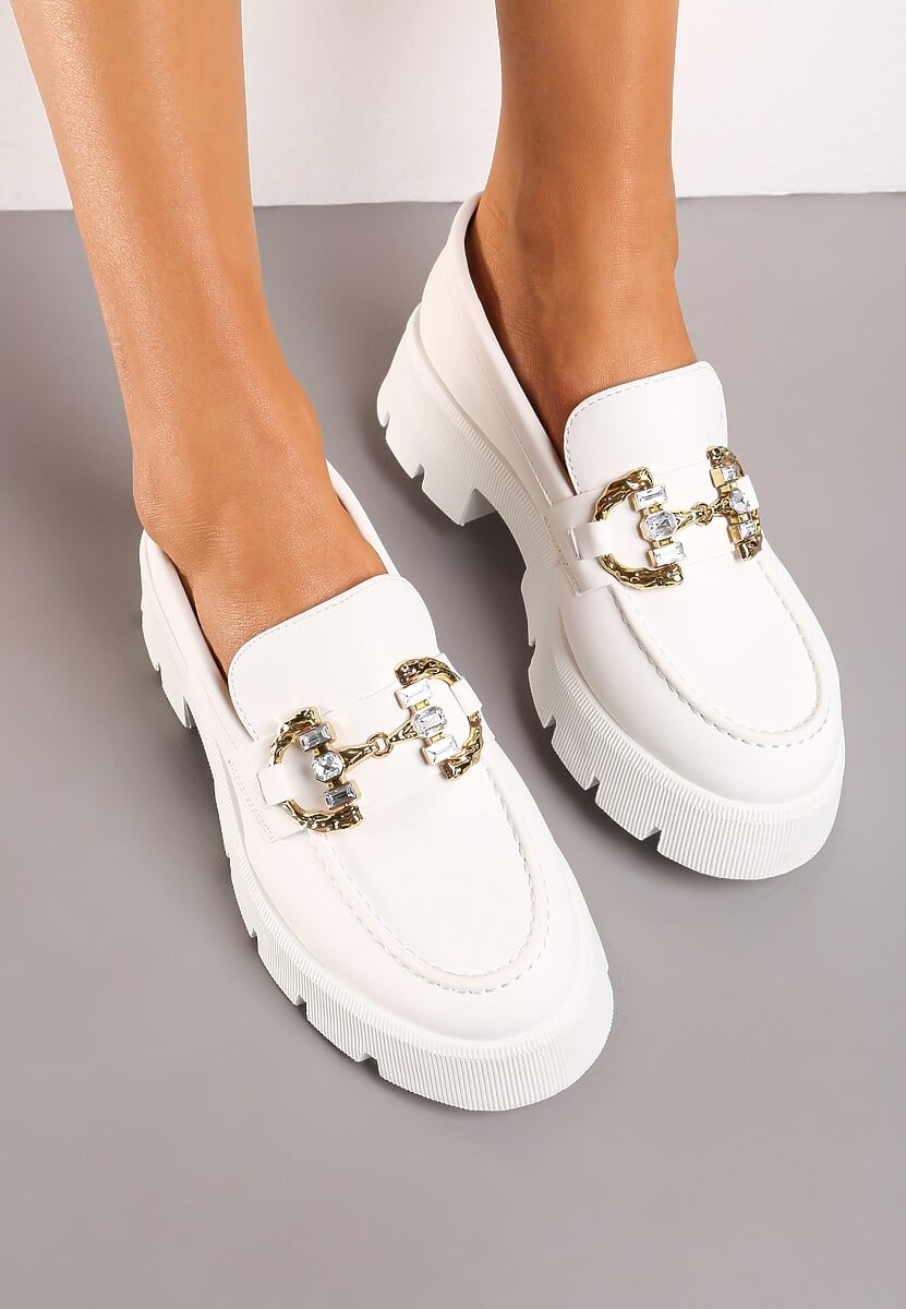 Białe Mokasyny z Grubą Podeszwą w Kolorze Cholewki z Klamrą Rosarose