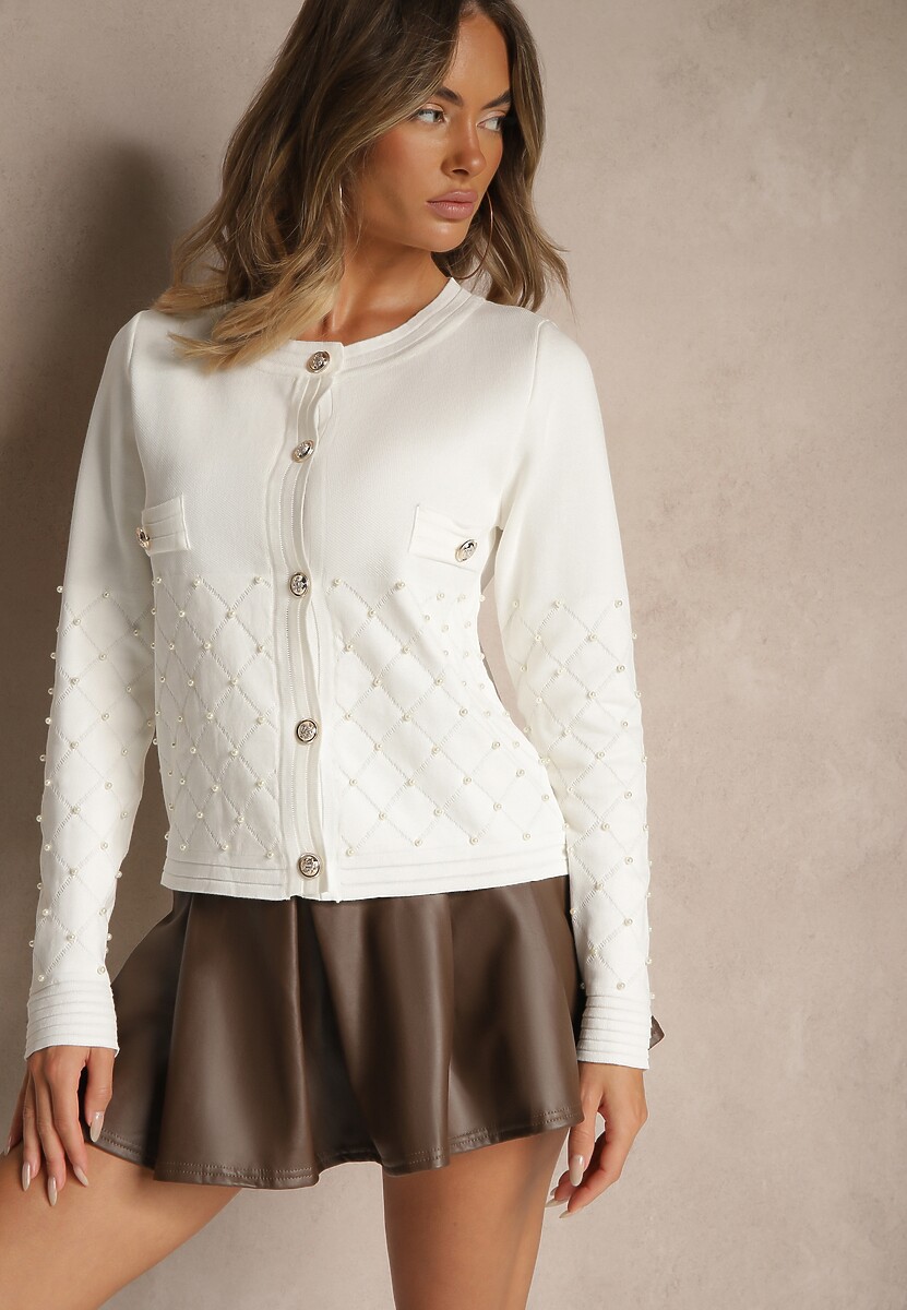 Biały Kardigan Zapinany z Perłami Kilfa