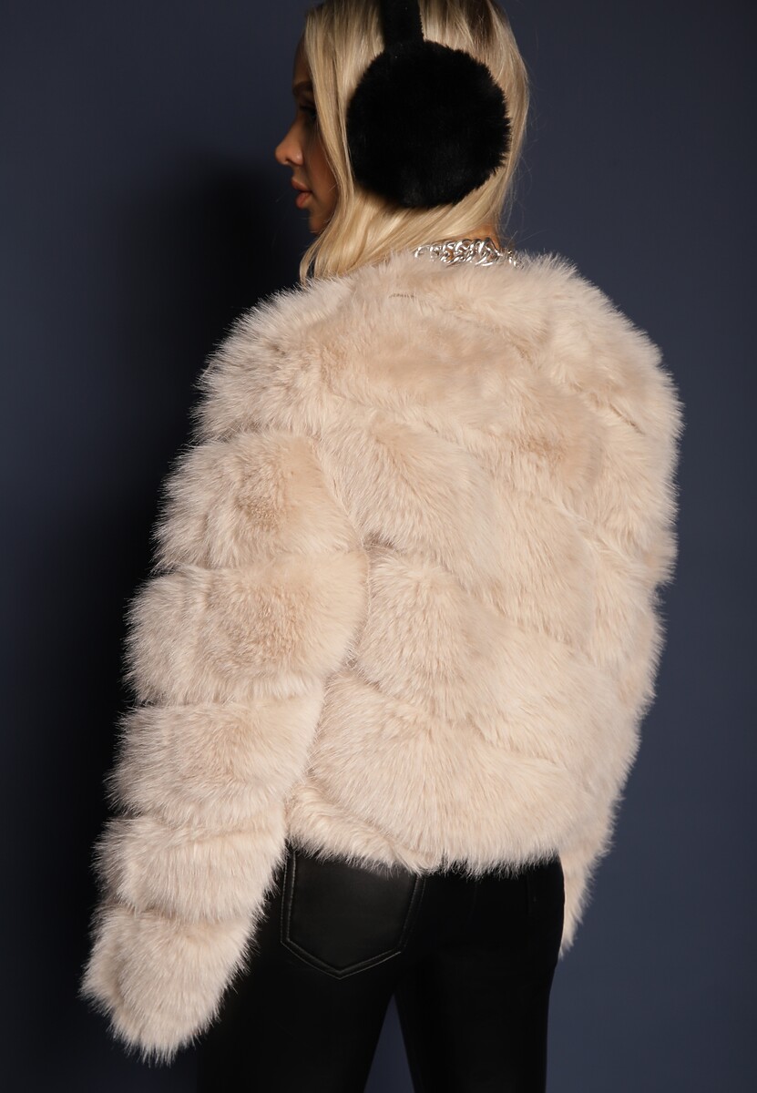 Beżowa Futrzana Kurtka o Krótkim Kroju Zapinana na Haftki Alorith