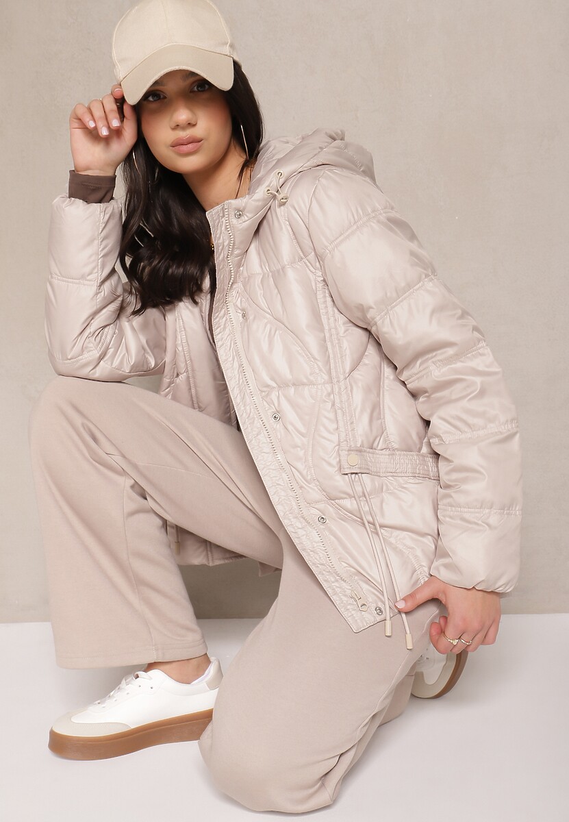 Beżowa Kurtka z Kapturem Sznurkami i Ozdobnymi Przeszyciami Karedia