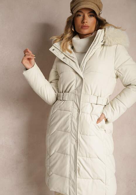 Biała Kurtka z Pikowanymi Przeszyciami i Kapturem z Futrem z Możliwością Odpięcia Innaia