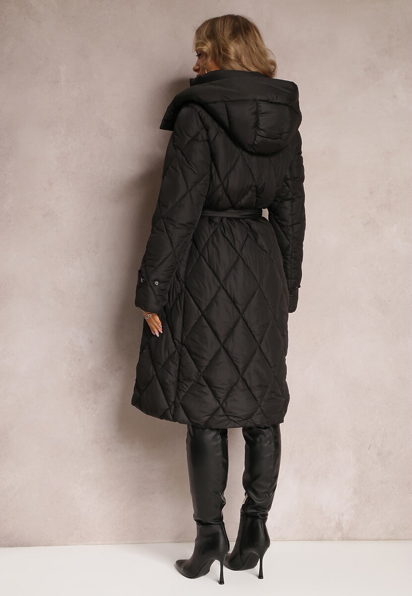 Czarna Pikowana Kurtka Płaszcz za Kolano Wiązana w Pasie z Kapturem Klavsa