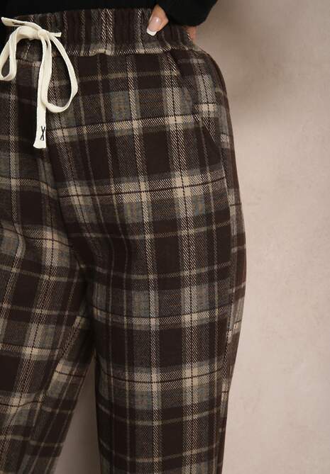 Brązowe Szerokie Spodnie w Kratkę Ocieplane z Gumką w Talii i Kieszeniami Sanavira