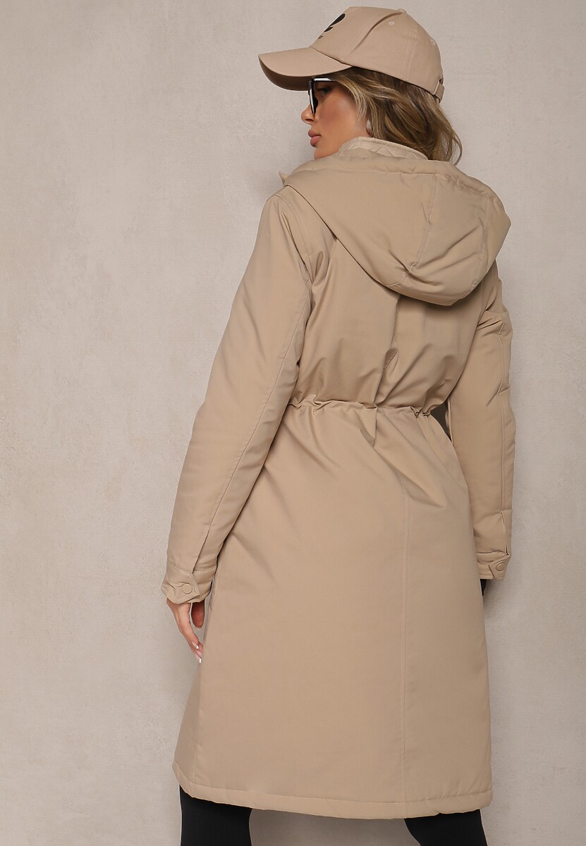 Ciemnobeżowa Długa Kurtka z Kieszeniami i Kapturem Podkreślająca Talię Tarindela