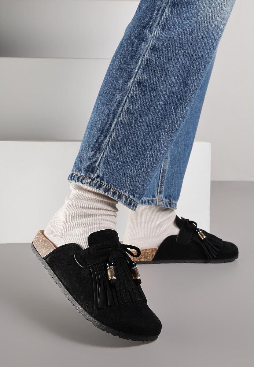 Czarne Boho Klapki Mule z Imitacji Zamszu z Frędzlami i Koralikami Elwedila