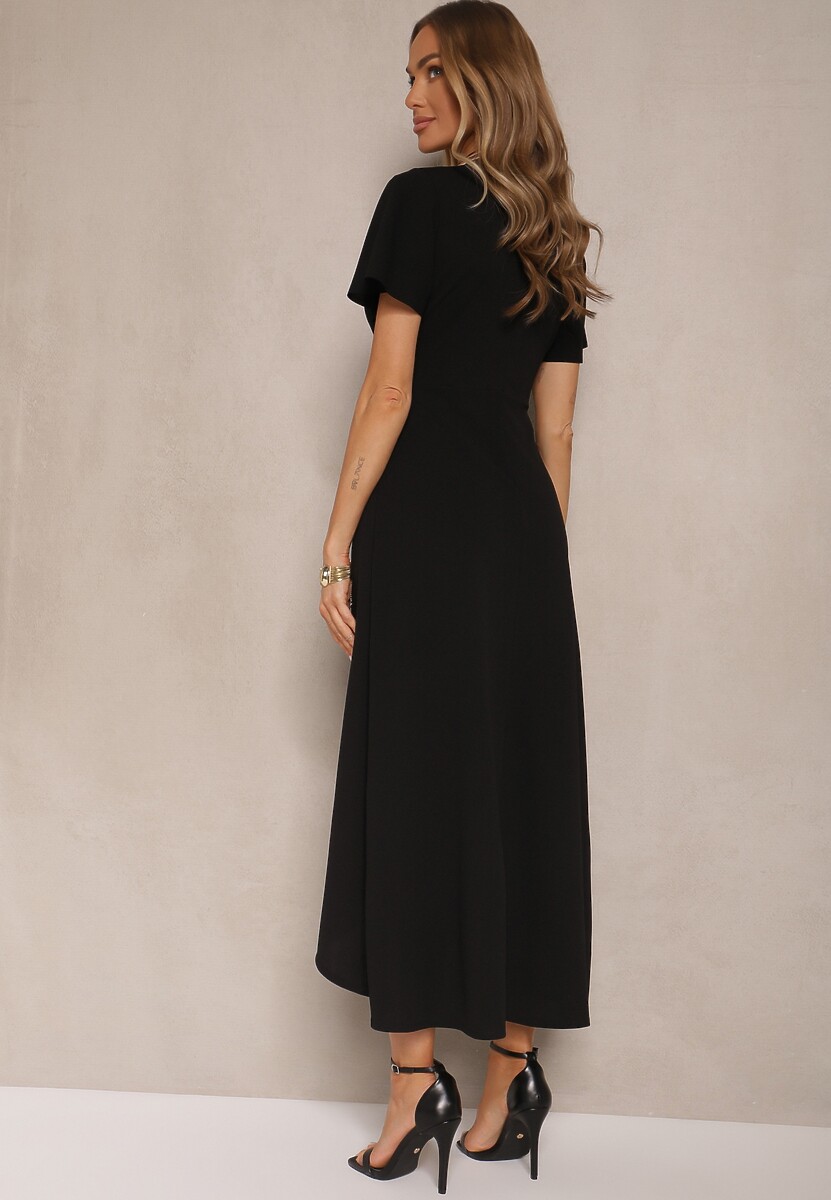 Czarna Sukienka o Rozkloszowanym Kroju z Marszczeniem Odarene