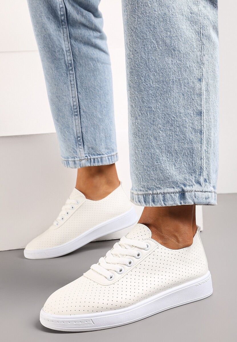 Beżowo-Białe Sznurowane Tenisówki z Ozdobną Taśmą na Tyle i Perforacją Kavinna