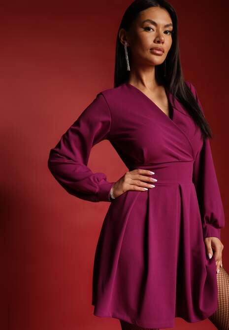 Fioletowa Kopertowa Sukienka o Rozkloszowanym Kroju ze Wszytym Wiązanym Paskiem Nalin