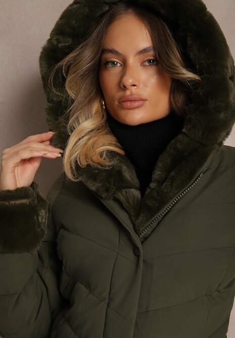 Ciemnozielona Kurtka z Pikowanymi Przeszyciami Mocno Ocieplana z Paskiem i Odpinanym Futerkiem Hedista