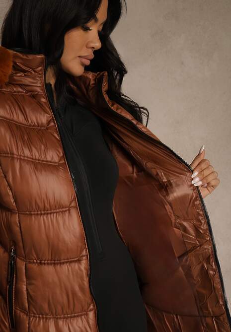 Brązowa Kurtka Płaszcz za Kolano z Pikowaniem i Odpinanym Kapturem Calarin