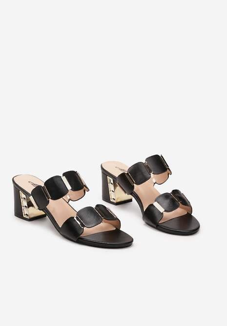 Czarne Casualowe Klapki na Słupku Wykończone Metalicznymi Akcentami Tesine