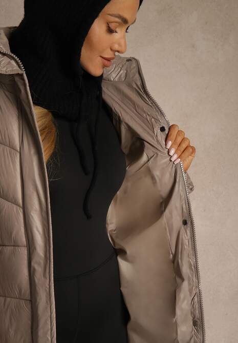 Beżowa Długa Kurtka Pikowana z Odpinanym Kapturem Ozdobionym Futerkiem i Paskiem Iveleti