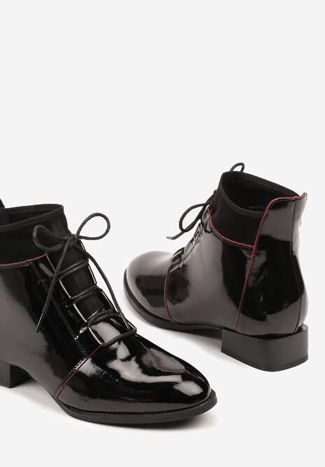Czarne Lakierowane Botki Vices ze Sznurowaną Cholewką Senilea