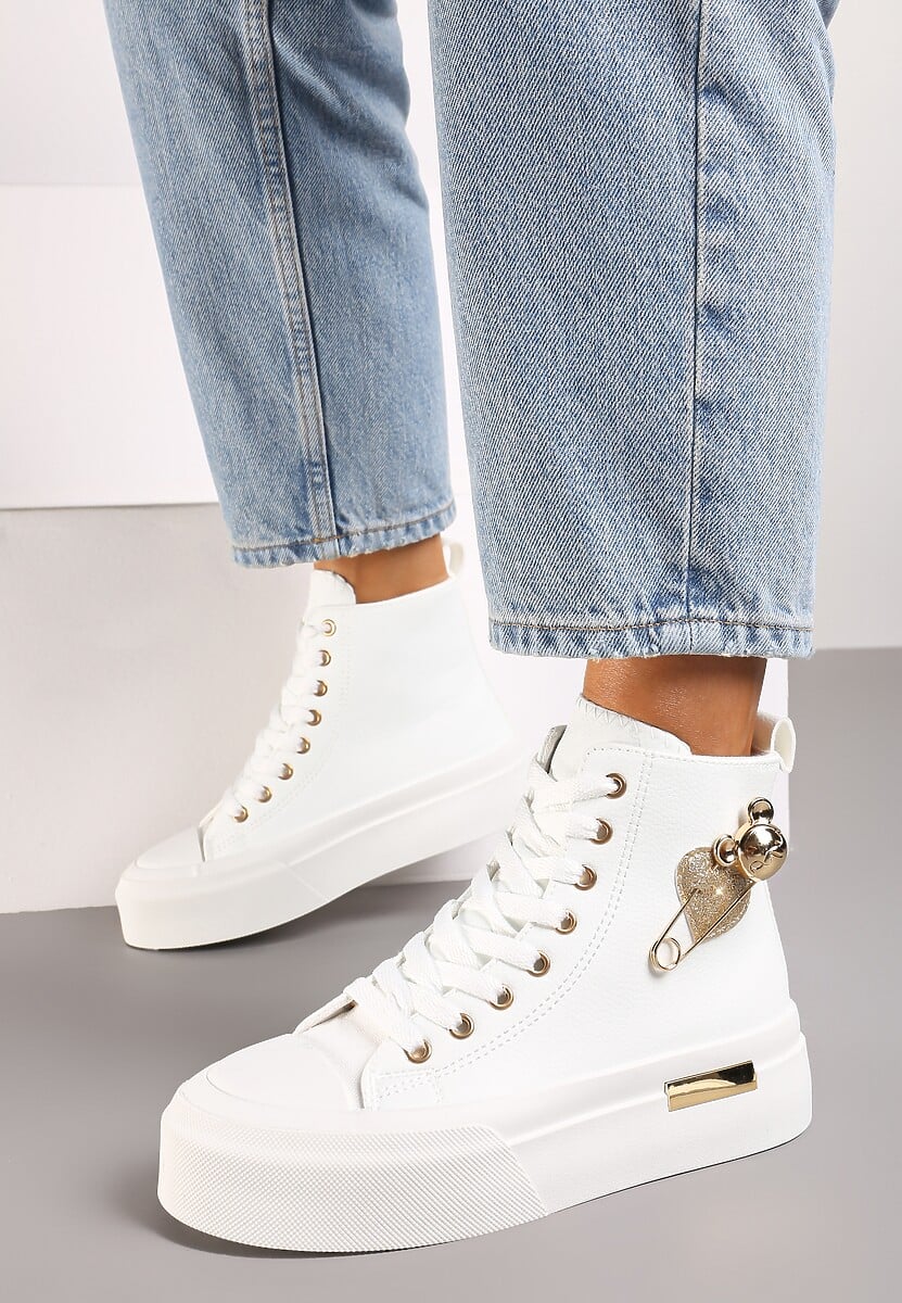Białe Trampki z Wysoką Cholewką na Platformie Wykończone Brokatową Broszką Terilaina