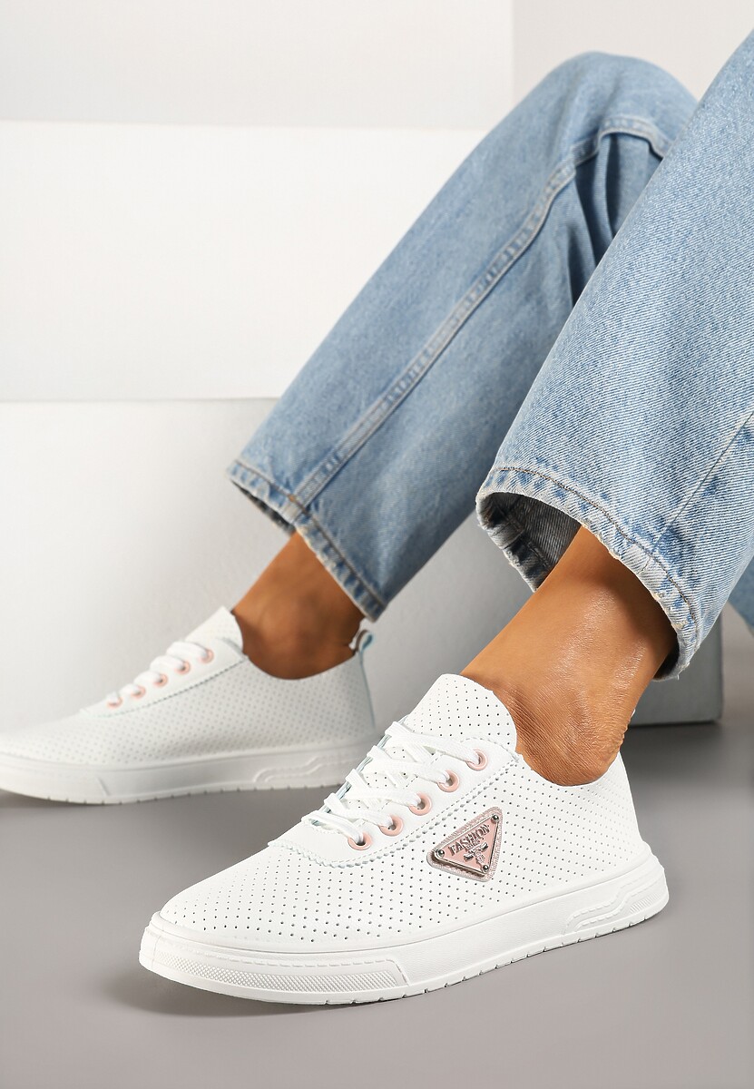 Biało-Niebieskie Tenisówki z Cholewką z Perforacją i Ozdobną Aplikacją Emmio