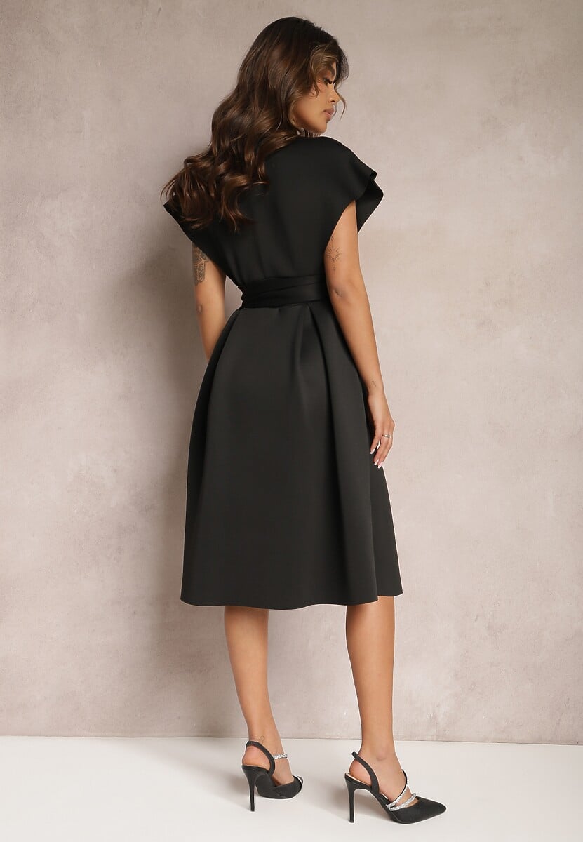 Czarna Sukienka Midi z Kopertowym Dekoltem o Rozkloszowanym Fasonie Tenero