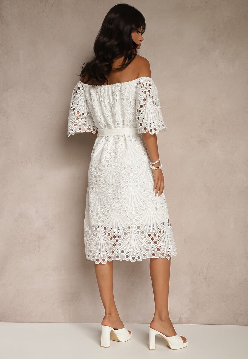 Biała Sukienka z Bawełną Ozdobiona Paskiem z Klamrą Tiavelle