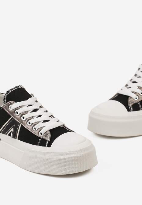 Czarne Trampki na Grubej Podeszwie Sznurowane Peonema