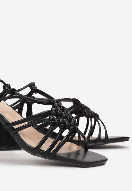Czarne Sandały na Słupkowym Obcasie i Wiązaniem na Łydce Leumia