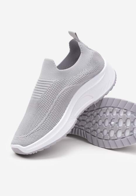 Szare Casualowe Buty Sportowe na Grubszej Podeszwie Ozdobione Perforacją Fiovena