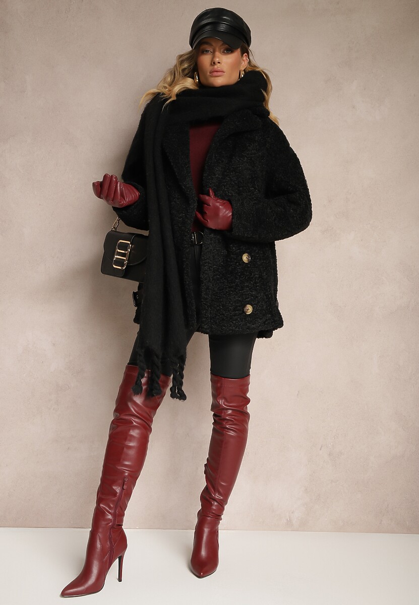 Czarna Futrzana Kurtka Typu Baranek z Ozdobnymi Paskami i Dwurzędowym Zapięciem Nikira