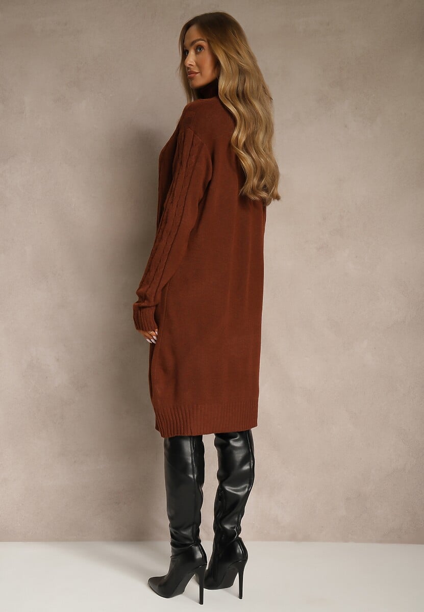 Jasnobrązowa Sukienka Sweterkowa z Golfem Wełną  Bawełną i Ozdobnym Splotem Reilenea