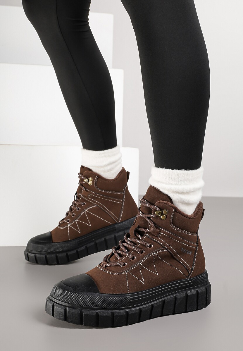 Brązowe Botki Trapery Vices na Platformie z Tłoczeniem Ozdobione Przeszyciami Amirrise