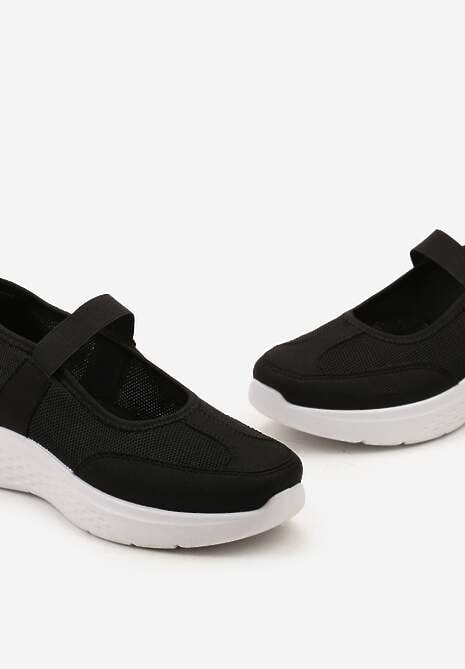 Czarne Tenisówki na Płaskiej Podeszwie z Perforacją i Elastyczną Wstawką Xolema