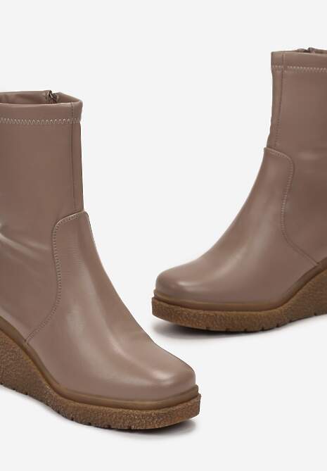 Ciemnobeżowe Botki za Kostkę na Koturnie Elisola