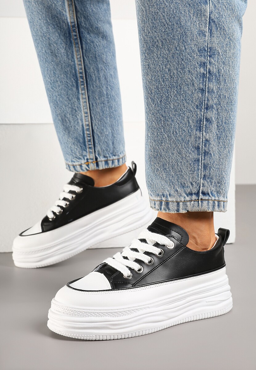 Czarno-Białe Streetwearowe Trampki na Tłoczonej Platformie Fellimi