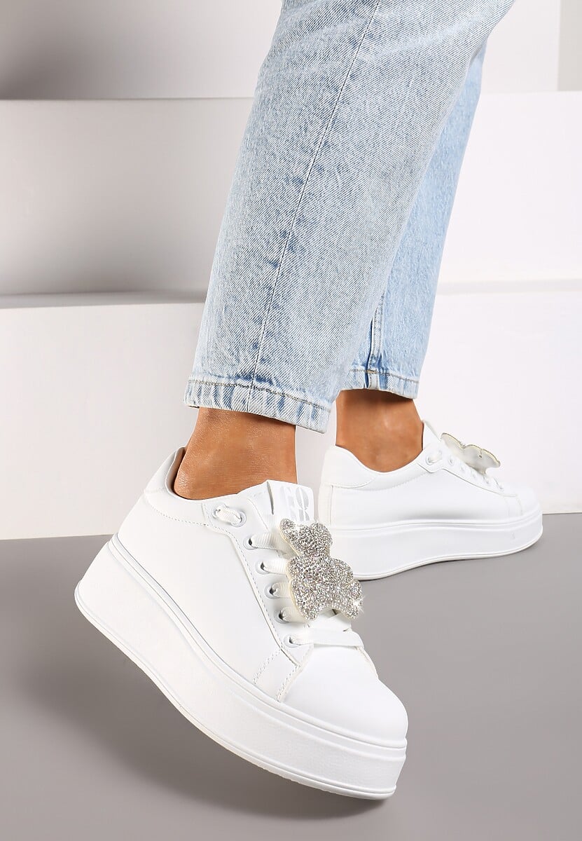 Biało-Srebrne Sneakersy Ozdobione Brokatowym Misiem Nevithaya