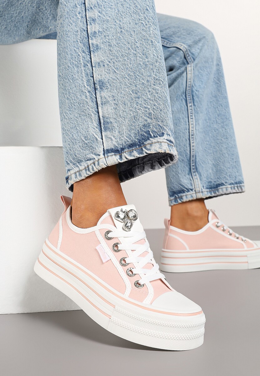 Różowe Trampki na Platformie z Biżuteryjną Aplikacją Flortewis