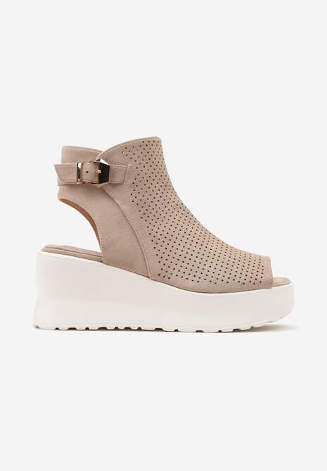 Beżowe Ażurowe Sandały na Koturnie z Noskiem Peep Toe i Odkrytą Piętą Bhanios