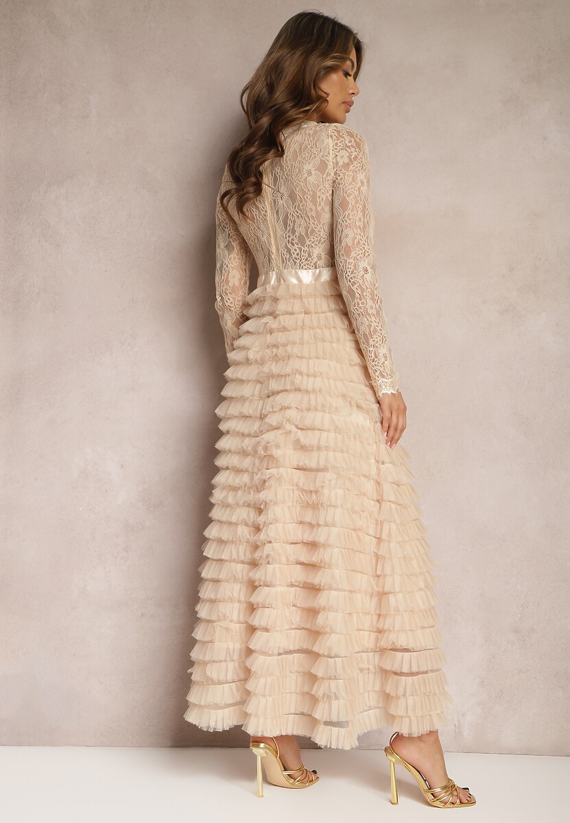Jasnobeżowa Koronkowa Sukienka Maxi o Rozkloszowanym Kroju z Tiulowymi Falbankami Sivina