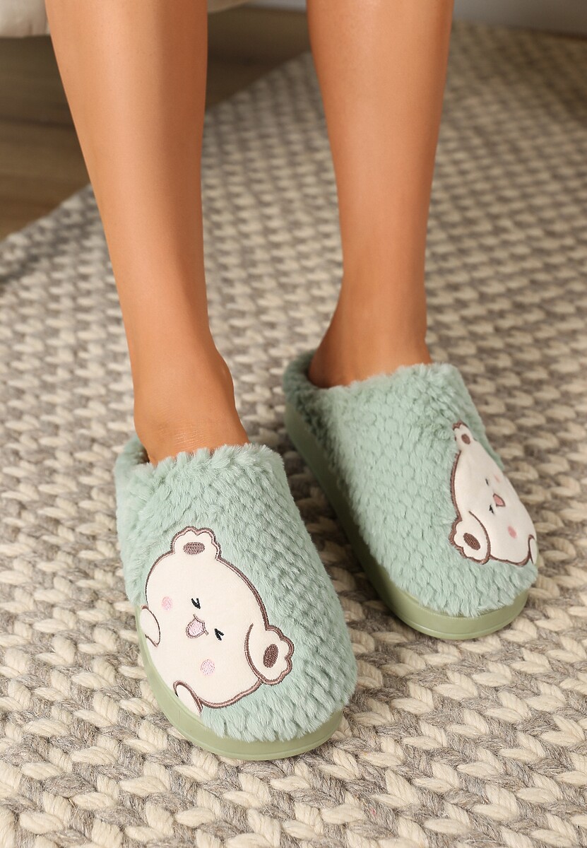 Zielone Kapcie na Platformie Ozdobione Haftowanym Motywem Laorisia