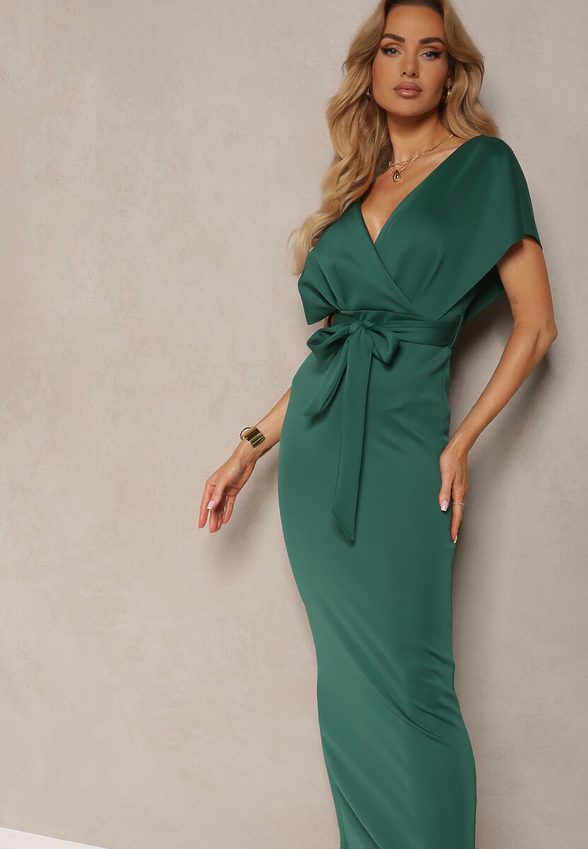 Zielona Sukienka Koktajlowa z Trójkątnym Dekoltem i Materiałowym Paskiem z Rozcięciem Wilni