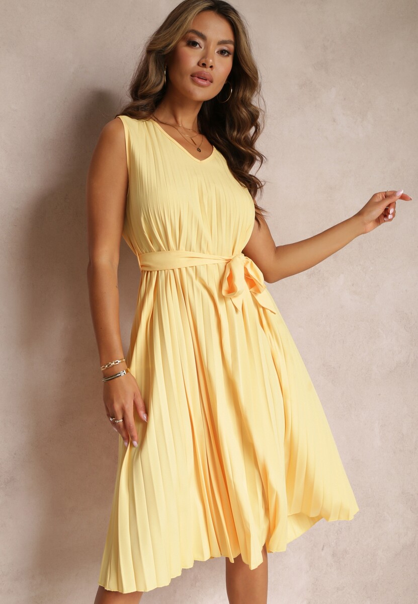 Żółta Sukienka Midi z Plisowanej Tkaniny z Materiałowym Paskiem Eudoxia