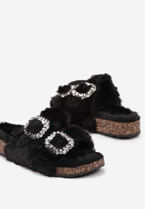 Czarne Kapcie na Płaskiej Podeszwie z Futerkiem Cyrkoniami i Klamrami z Regulacją Arvela