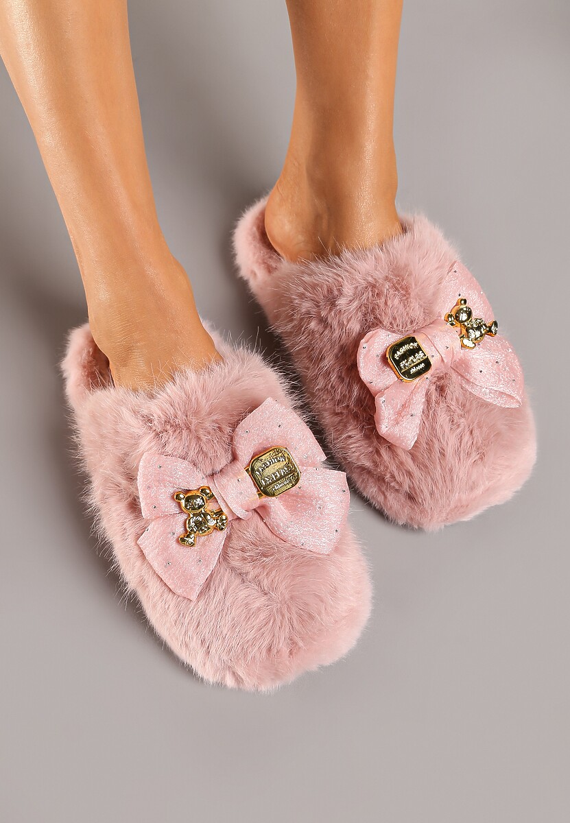Ciemnoróżowe Kapcie z Futerkiem Zdobione Kokardą z Metalowymi Aplikacjami Filora